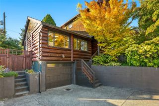 8423 40th Avenue SW, Seattle, WA 98136