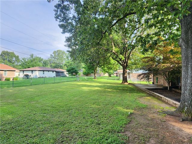 1805 Van Buren Avenue, Mountain Home, AR 72653