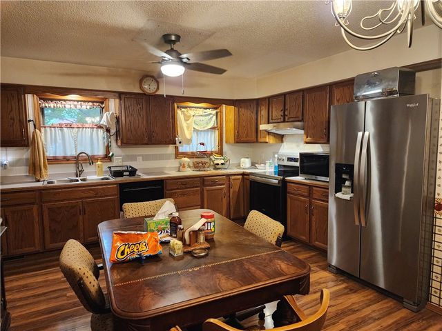 1805 Van Buren Avenue, Mountain Home, AR 72653