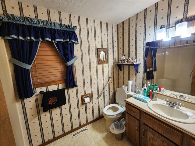 1805 Van Buren Avenue, Mountain Home, AR 72653