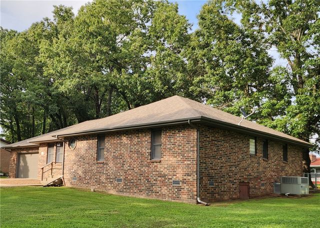 1805 Van Buren Avenue, Mountain Home, AR 72653