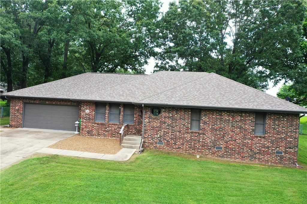 1805 Van Buren Avenue, Mountain Home, AR 72653