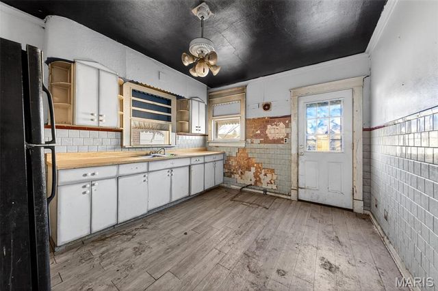 5947 Summit Place, St Louis, MO 63147