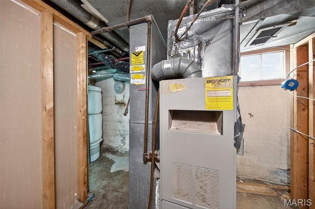 5947 Summit Place, St Louis, MO 63147