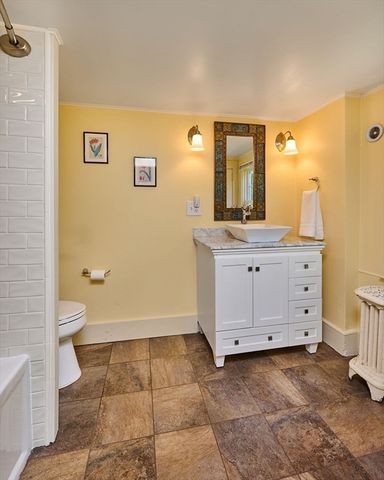179 South St, Northampton, MA 01060