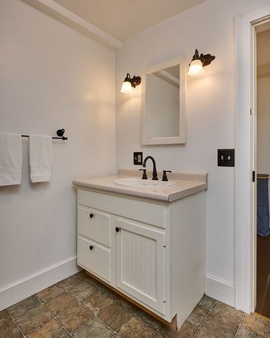 179 South St, Northampton, MA 01060