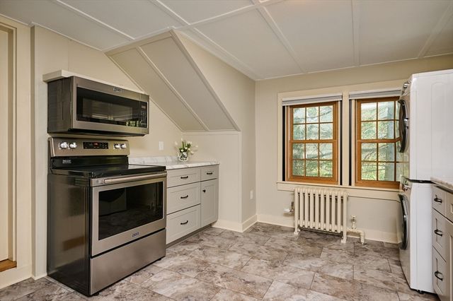 179 South St, Northampton, MA 01060