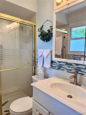 1330 Spring Valley Drive, Florissant, MO 63033