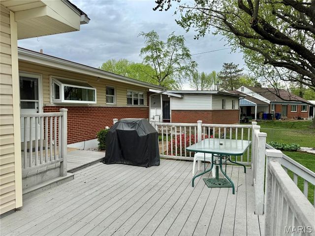 1330 Spring Valley Drive, Florissant, MO 63033