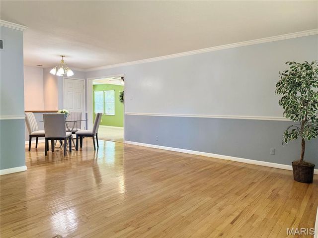 1330 Spring Valley Drive, Florissant, MO 63033