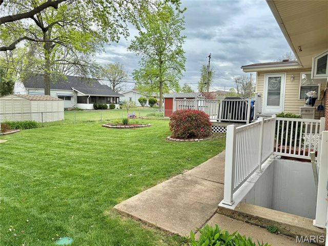 1330 Spring Valley Drive, Florissant, MO 63033