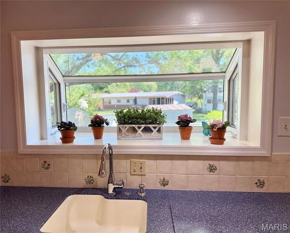 1330 Spring Valley Drive, Florissant, MO 63033