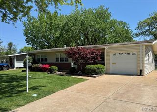 1330 Spring Valley Drive, Florissant, MO 63033