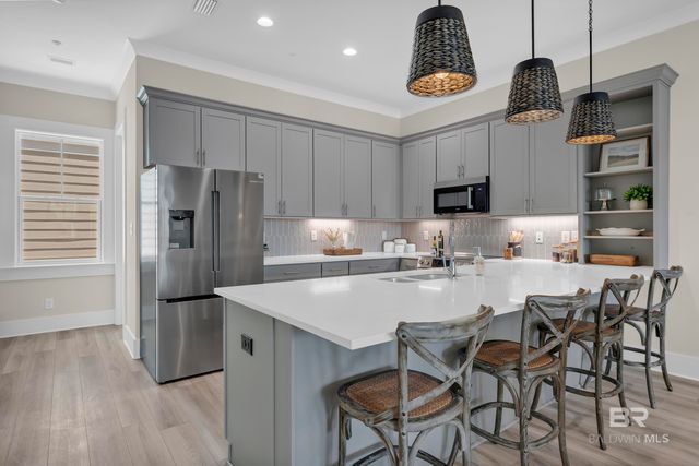 951 W Lagoon Avenue A, Gulf Shores, AL 36542