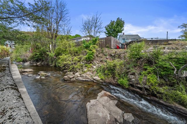 11 Mearns Avenue, Highland Falls, NY 10928