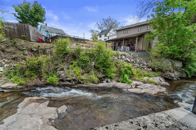 11 Mearns Avenue, Highland Falls, NY 10928