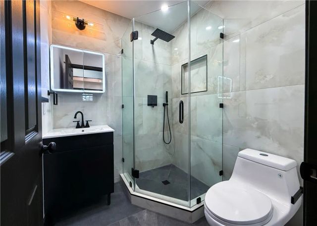 6316 8th Avenue, Los Angeles, CA 90043