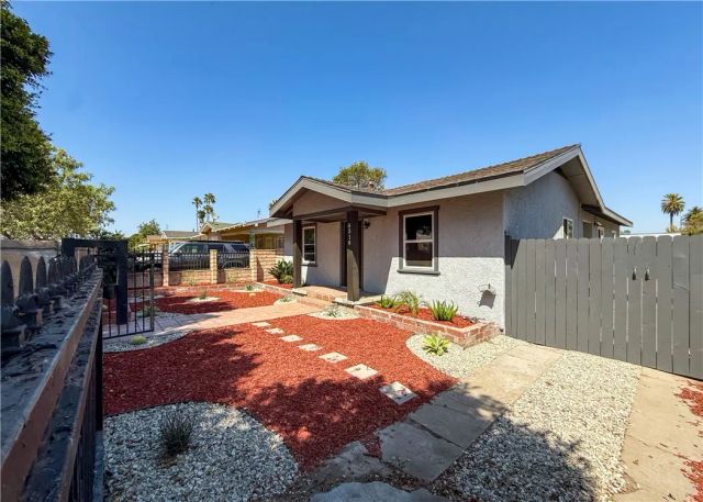 6316 8th Avenue, Los Angeles, CA 90043