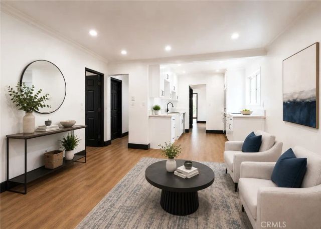 6316 8th Avenue, Los Angeles, CA 90043