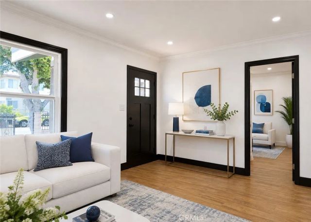 6316 8th Avenue, Los Angeles, CA 90043