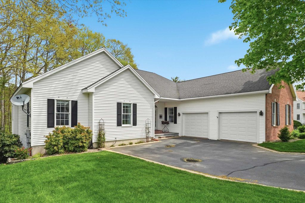 17 Village Drive, Atkinson, NH 03811