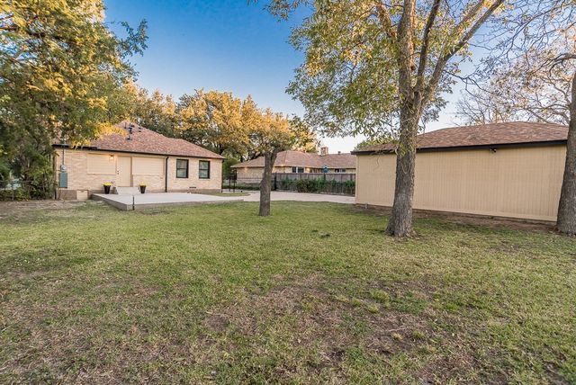 1835 Cedar Crest Boulevard, Dallas, TX 75203