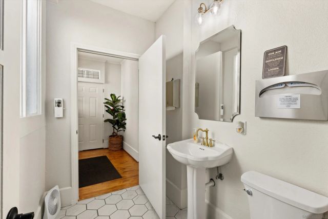 106 Thorn St, San Diego, CA 92103
