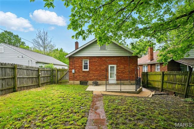 1457 Sproule Avenue, St Louis, MO 63139