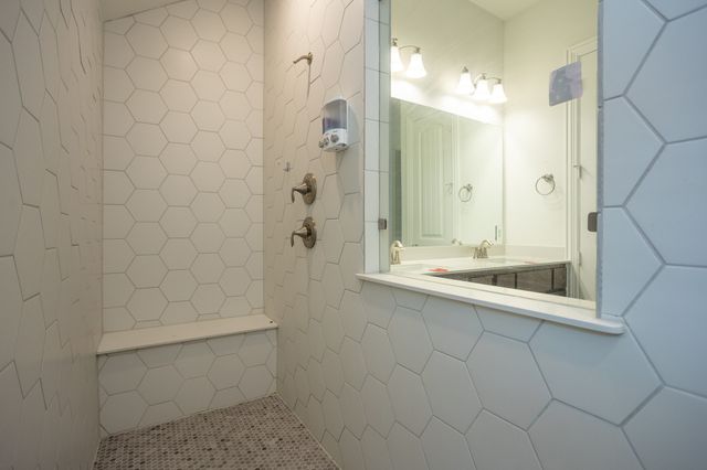 8101 Meadow Valley Drive, Mckinney, TX 75071