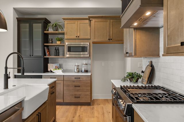 1420 NW Alderleaf Drive, Waukee, IA 50263