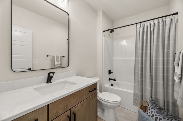 1420 NW Alderleaf Drive, Waukee, IA 50263
