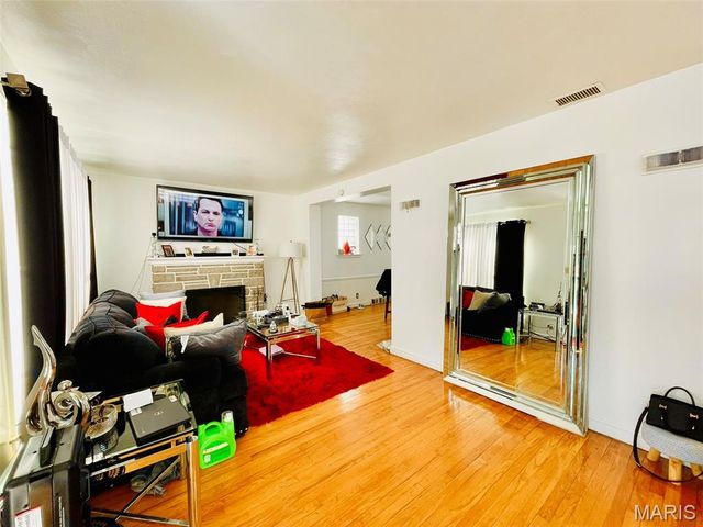 1439 McLaran Avenue, St Louis, MO 63147