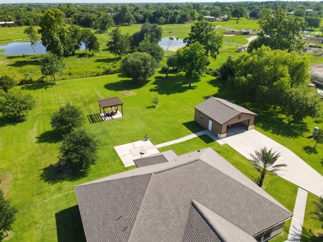 11021 32nd Street, Santa Fe, TX 77510