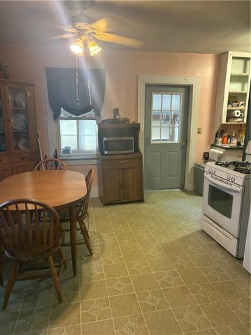 15 AIRPORT Road, Coventry, RI 02816