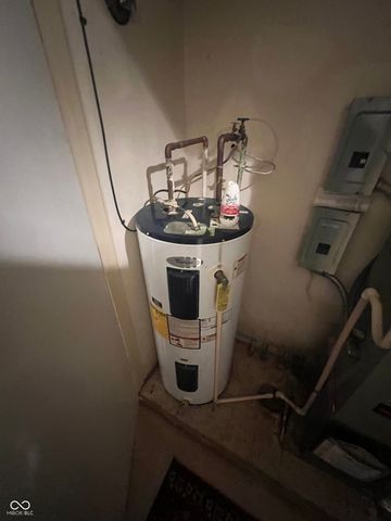 7644 Vintage Circle, Lawrence, IN 46226