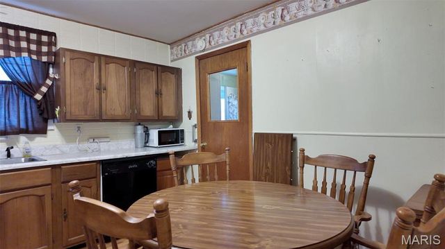 801 S Borders Avenue, Marissa, IL 62257