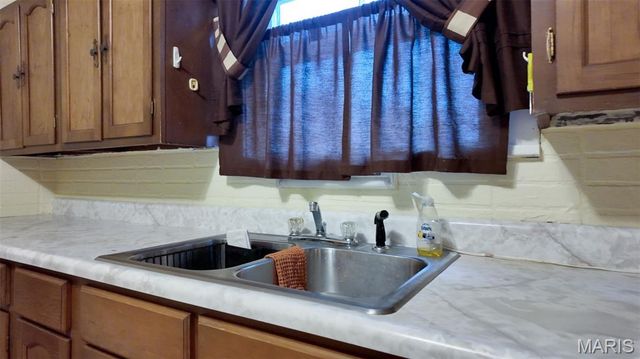 801 S Borders Avenue, Marissa, IL 62257