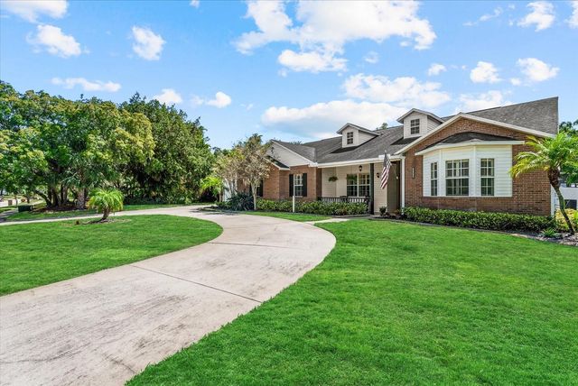 8805 CROSSWOOD COURT, Riverview, FL 33578