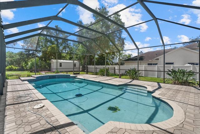 8805 CROSSWOOD COURT, Riverview, FL 33578