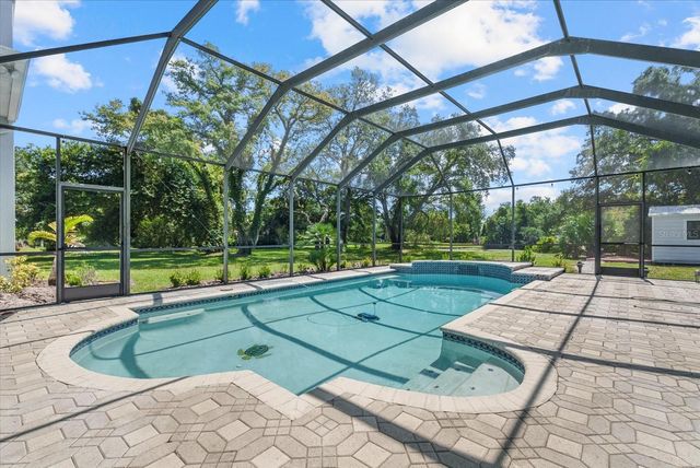 8805 CROSSWOOD COURT, Riverview, FL 33578