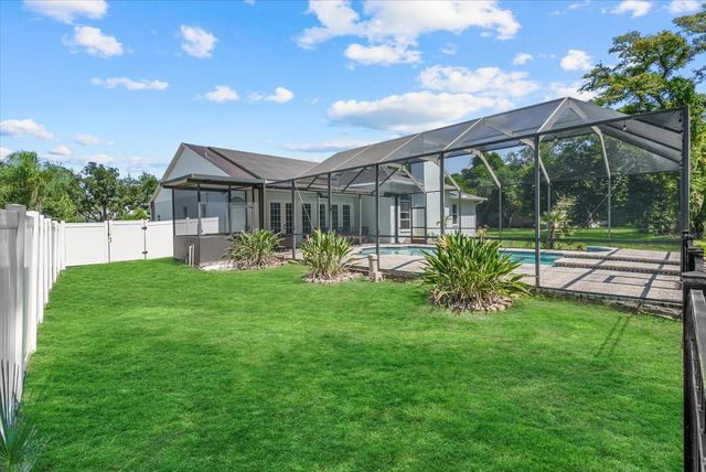 8805 CROSSWOOD COURT, Riverview, FL 33578