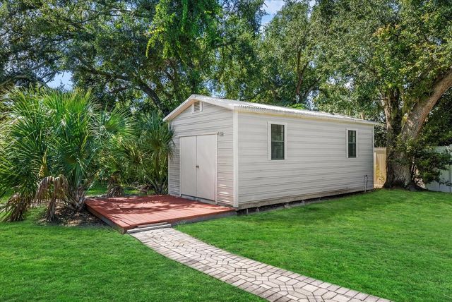 8805 CROSSWOOD COURT, Riverview, FL 33578