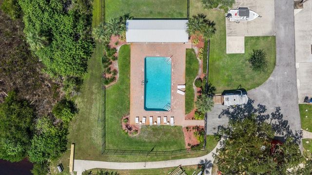 8805 CROSSWOOD COURT, Riverview, FL 33578