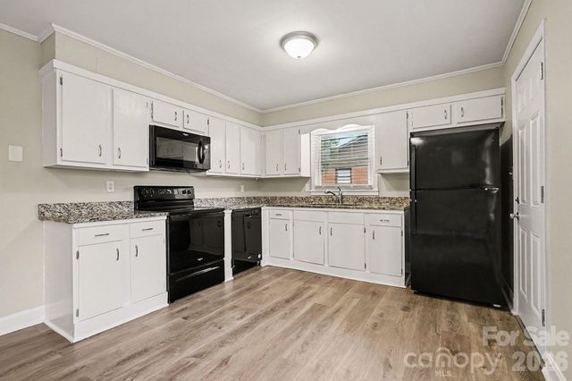 5931 Amity Place, Charlotte, NC 28212