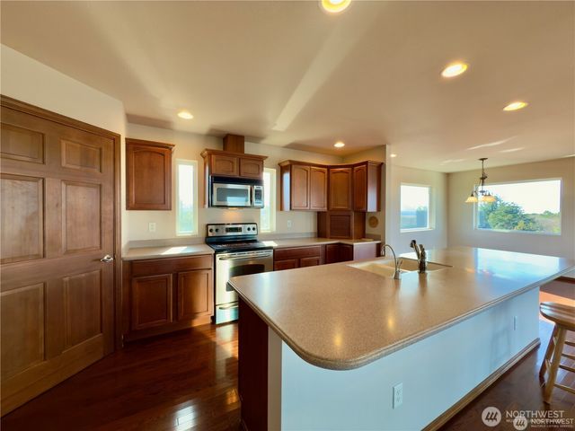 189 S Sand Dune Avenue SW, Ocean Shores, WA 98569