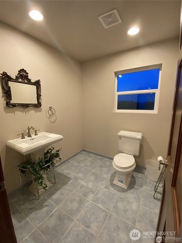 189 S Sand Dune Avenue SW, Ocean Shores, WA 98569