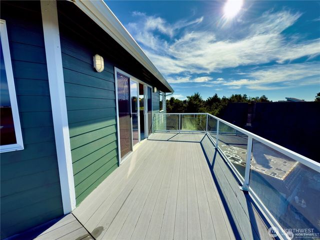 189 S Sand Dune Avenue SW, Ocean Shores, WA 98569