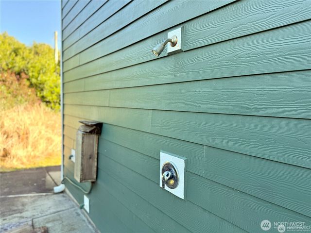 189 S Sand Dune Avenue SW, Ocean Shores, WA 98569