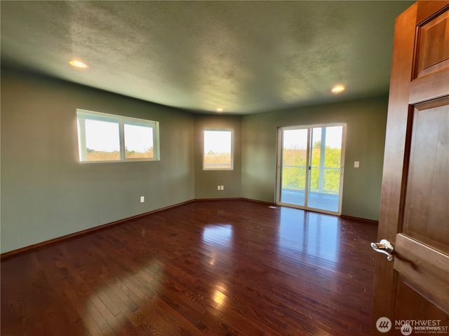 189 S Sand Dune Avenue SW, Ocean Shores, WA 98569