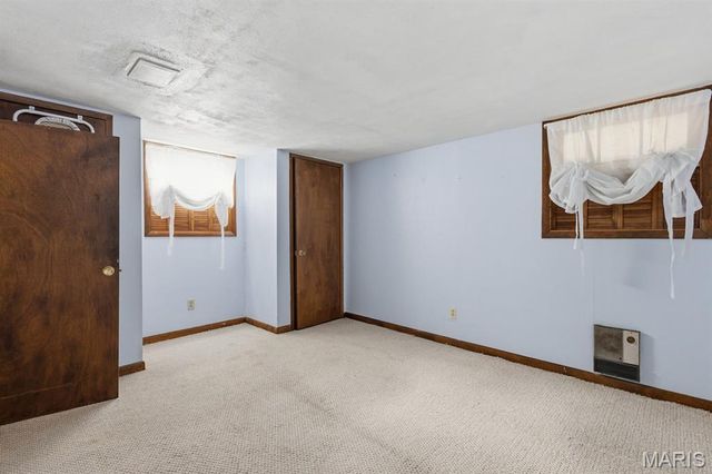 7330 Stanford Avenue, St Louis, MO 63130